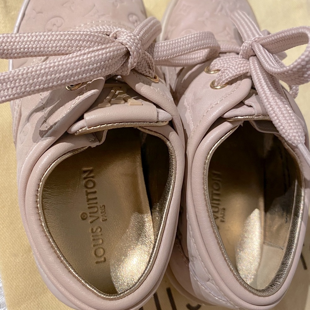 Louis Vuitton girls shoes - Picture 5 of 9